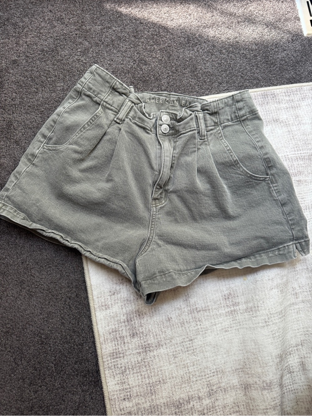 American Eagle Women’s Denim Shorts Gray High Rise Stretch Size 8